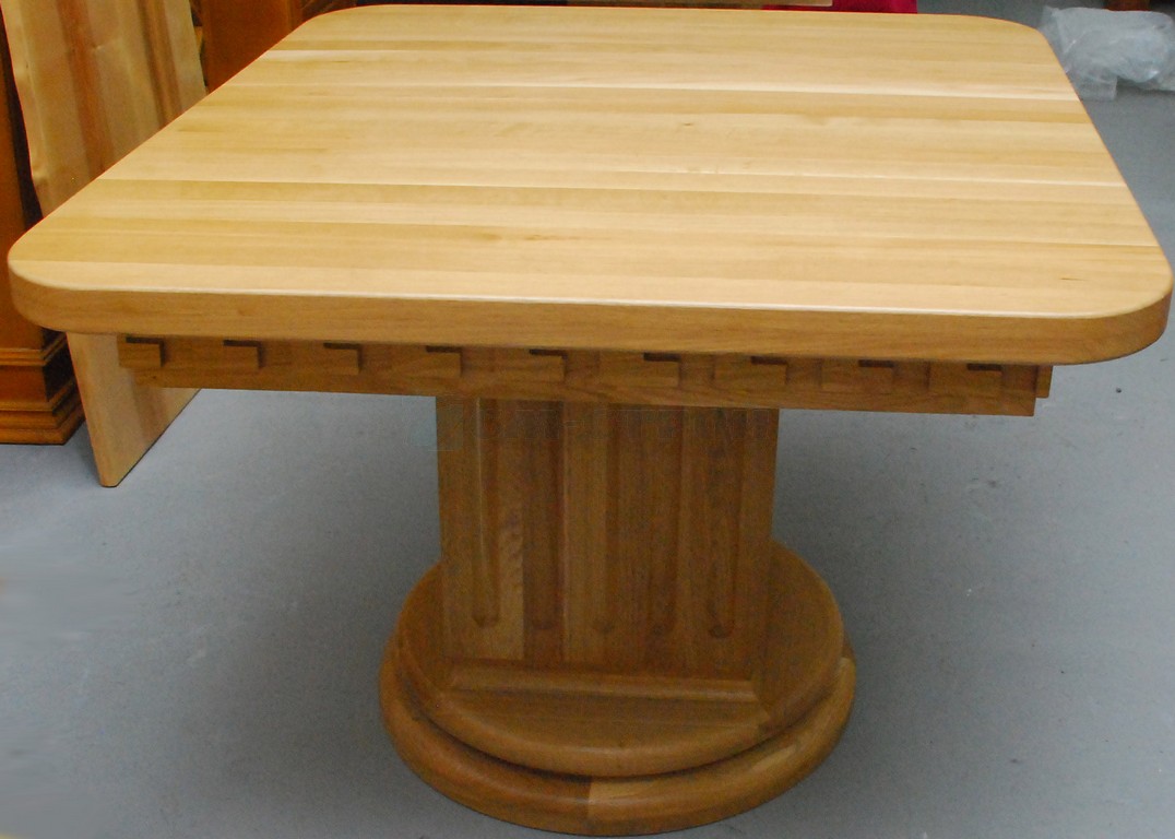 Обеденный стол из массива дуба