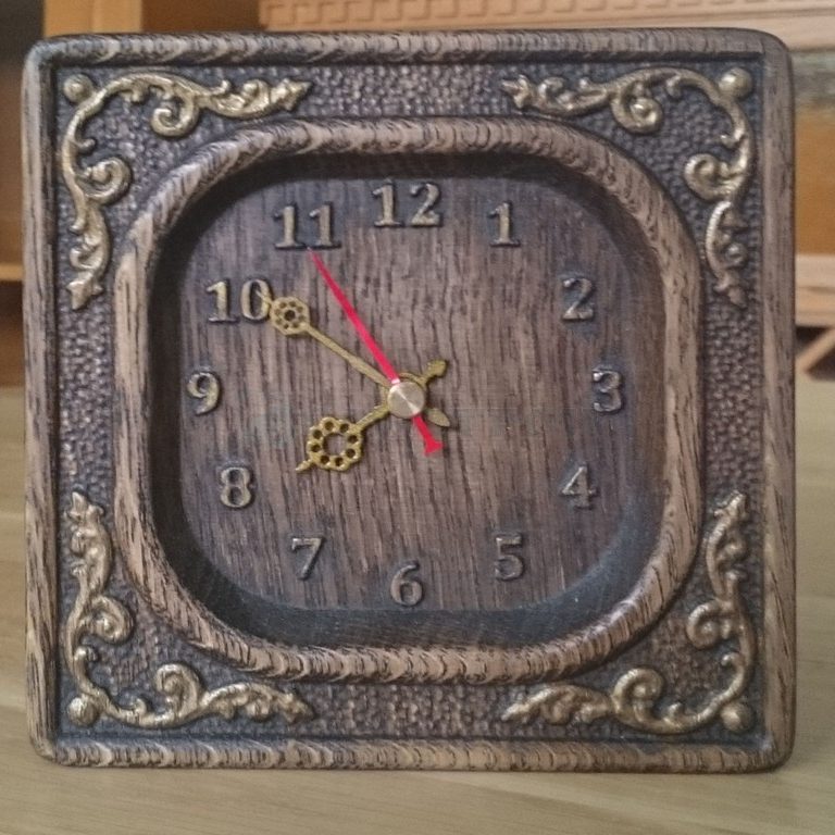 Часы настольные