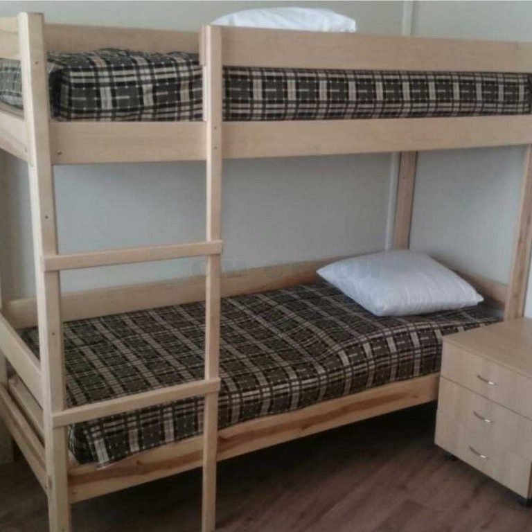Кровать двухъярусная из дерева