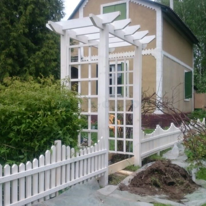 Пергола с заборчиком