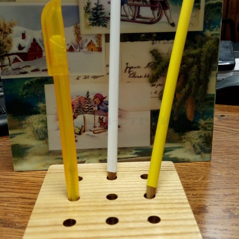 Подставка для письменных принадлежностей