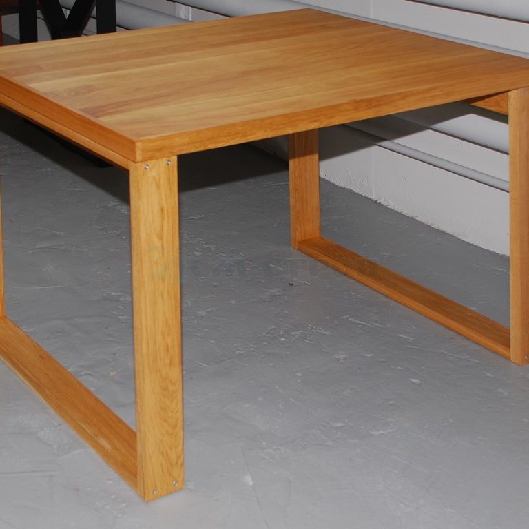 Стол письменный из массива дуба