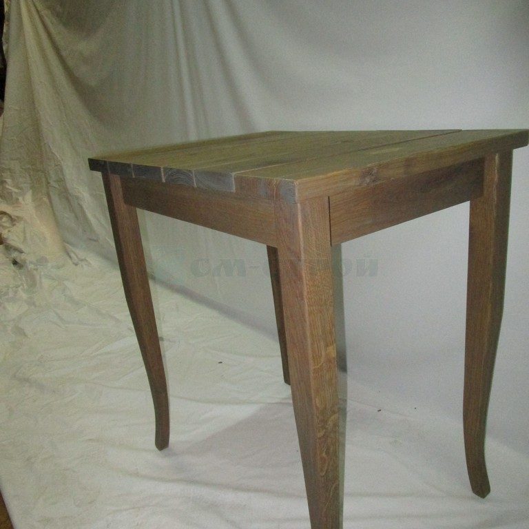 Стол в стиле Ретро