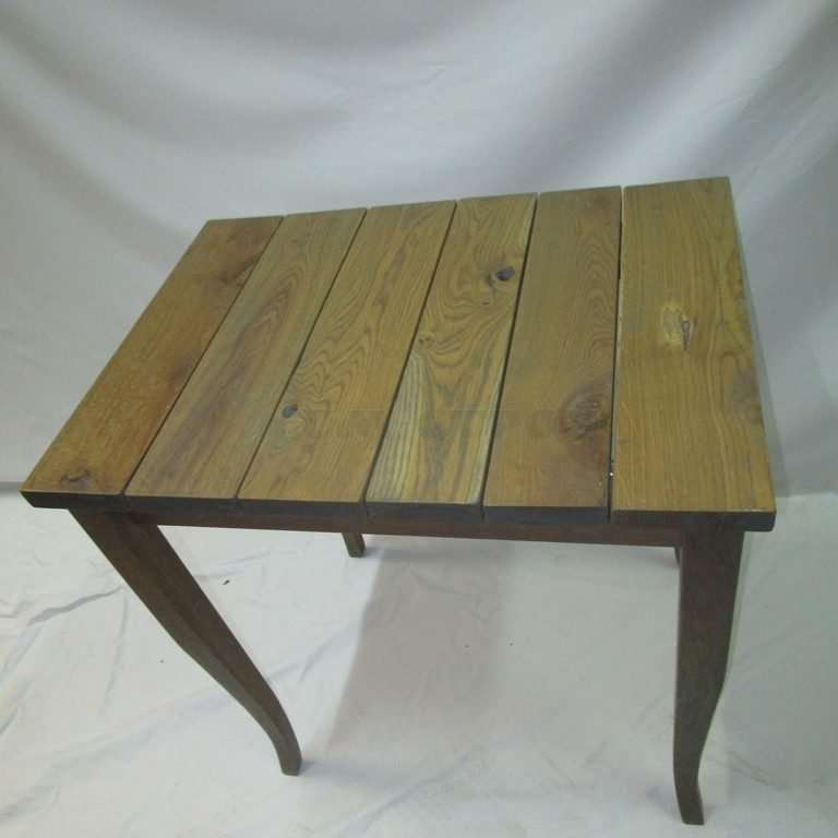 Стол в стиле Ретро