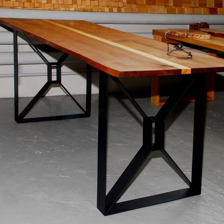 Стол в стиле лофт