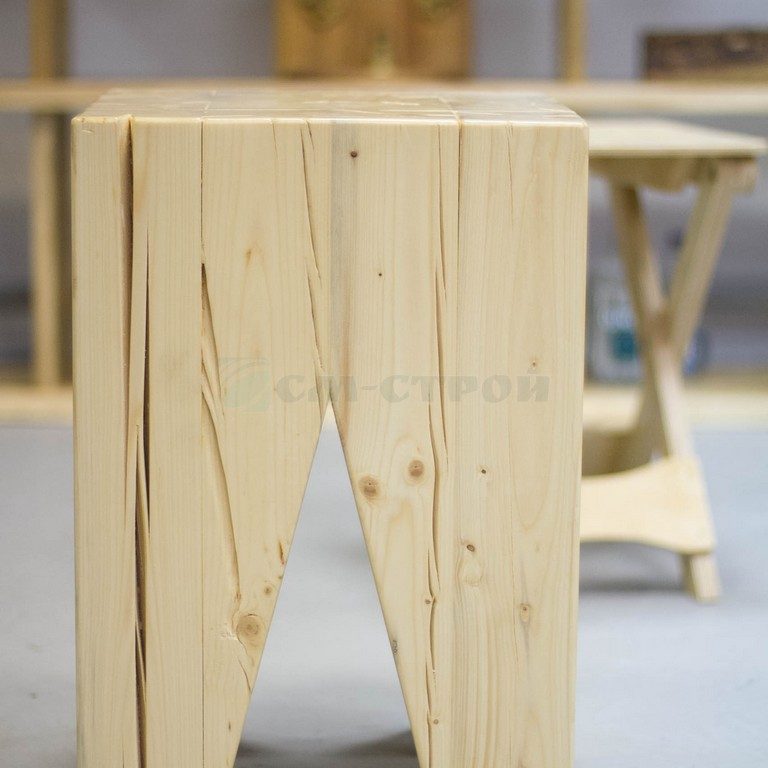 Дизайнерский табурет из массива